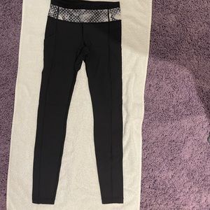 Lululemon leggings with pockets on the side
